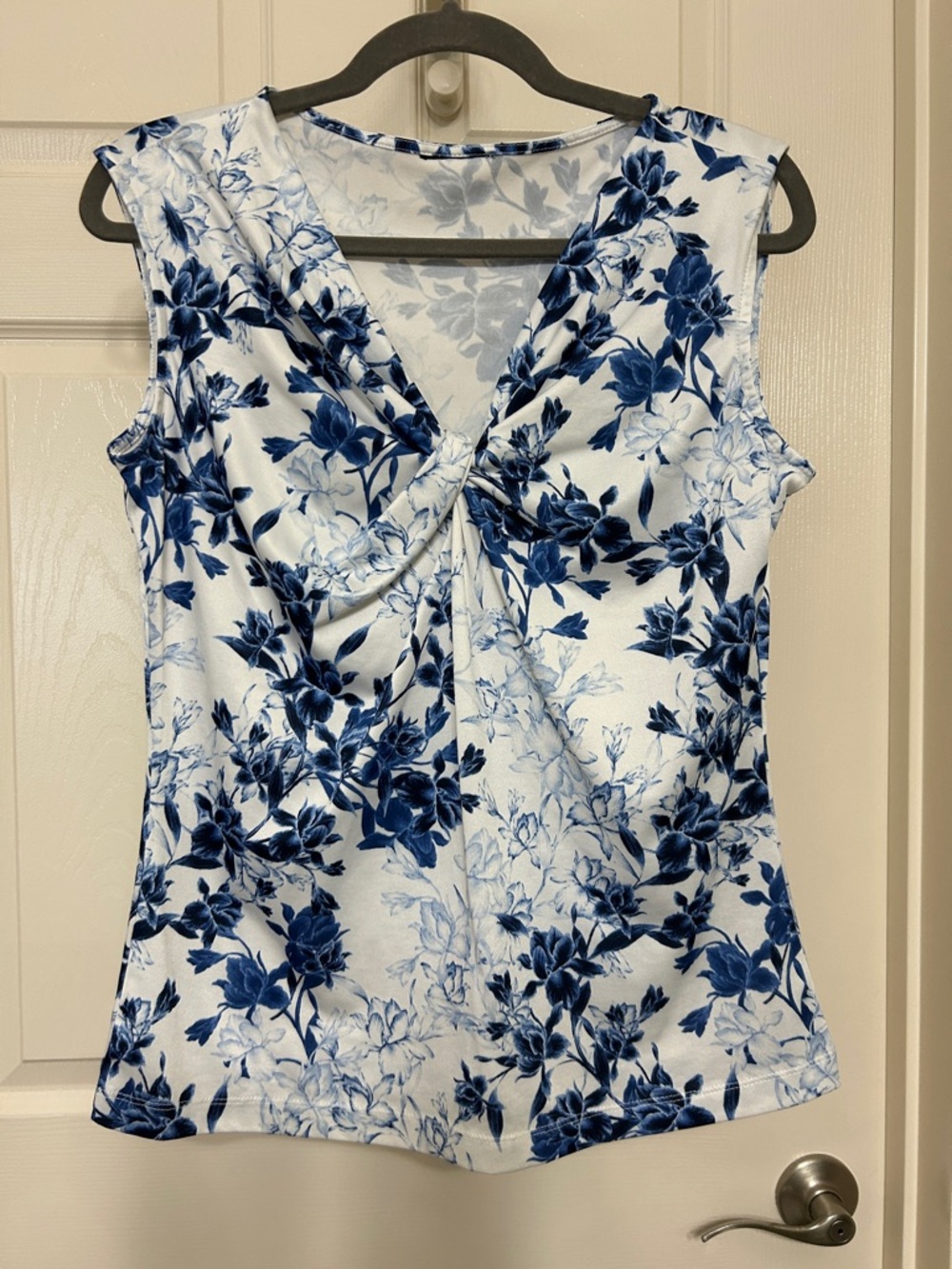 Blue and White Floral Twist-Front Sleeveless Tank Top Stretchy Medium to Large